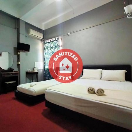 SPOT ON 89994 Rz Gold Hotel Kuala Kerai Exterior foto