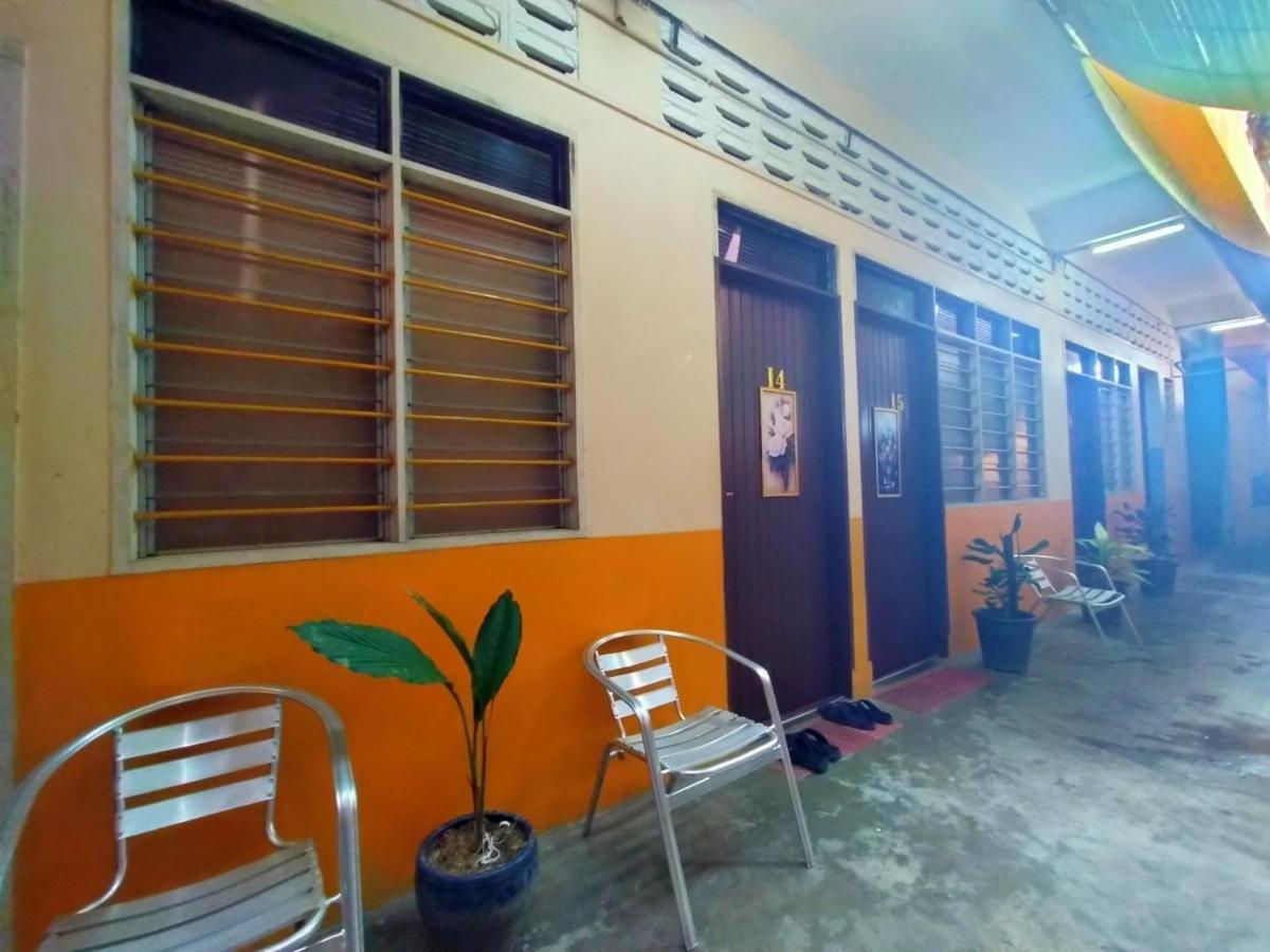 SPOT ON 89994 Rz Gold Hotel Kuala Kerai Exterior foto