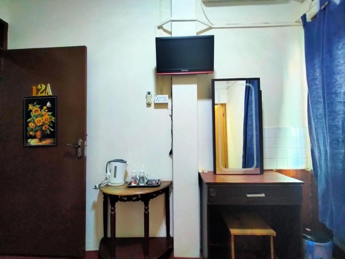 SPOT ON 89994 Rz Gold Hotel Kuala Kerai Exterior foto